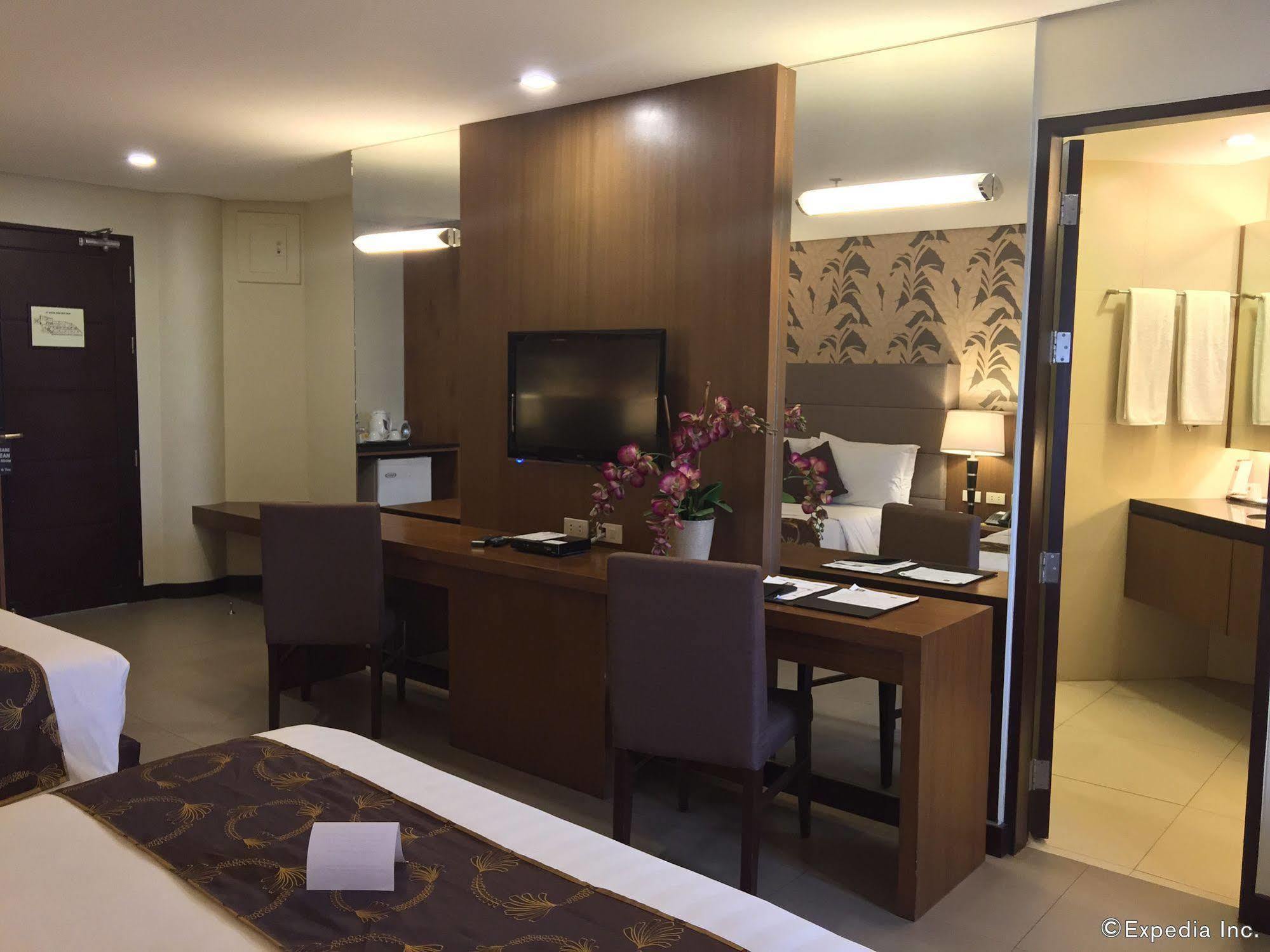 Gt Hotel Bacolod Extérieur photo