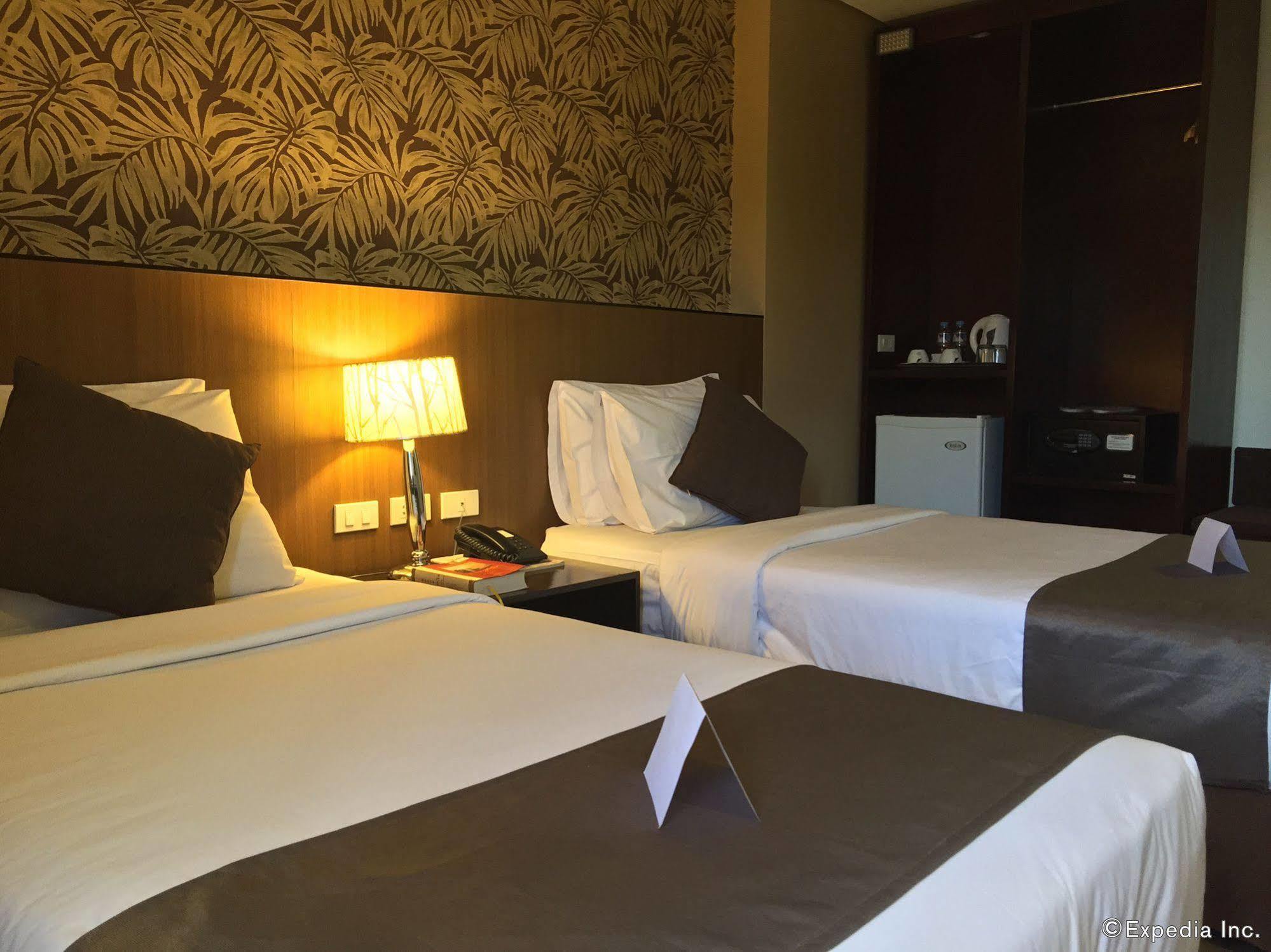 Gt Hotel Bacolod Extérieur photo
