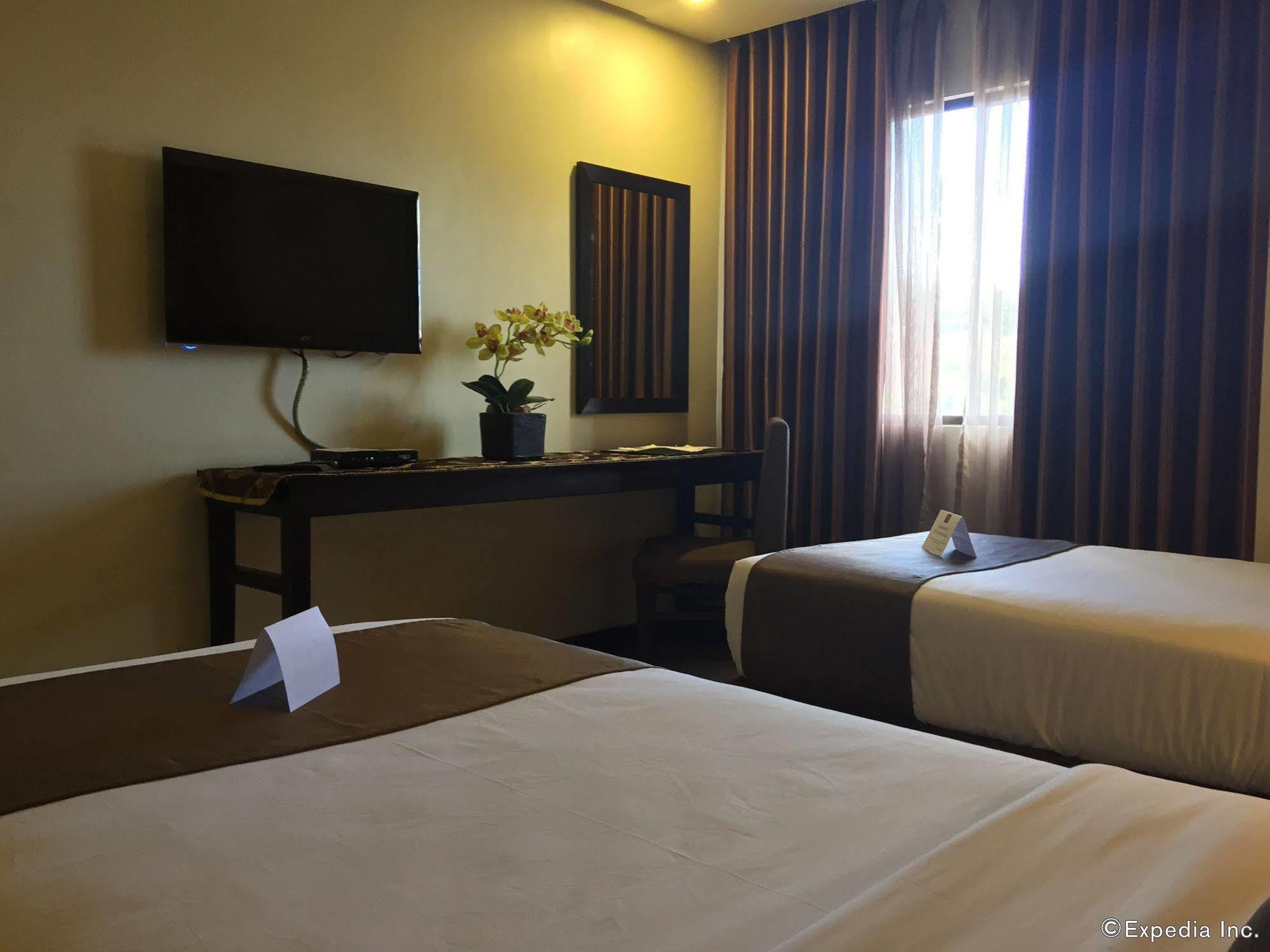 Gt Hotel Bacolod Extérieur photo